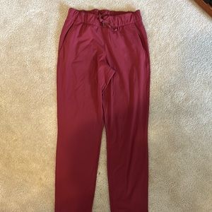 Women’s lululemon on the fly pants